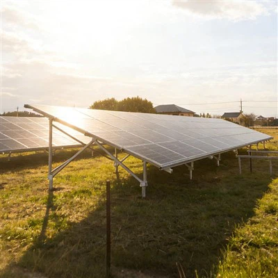 Sistema de montaje en tierra para paneles solares